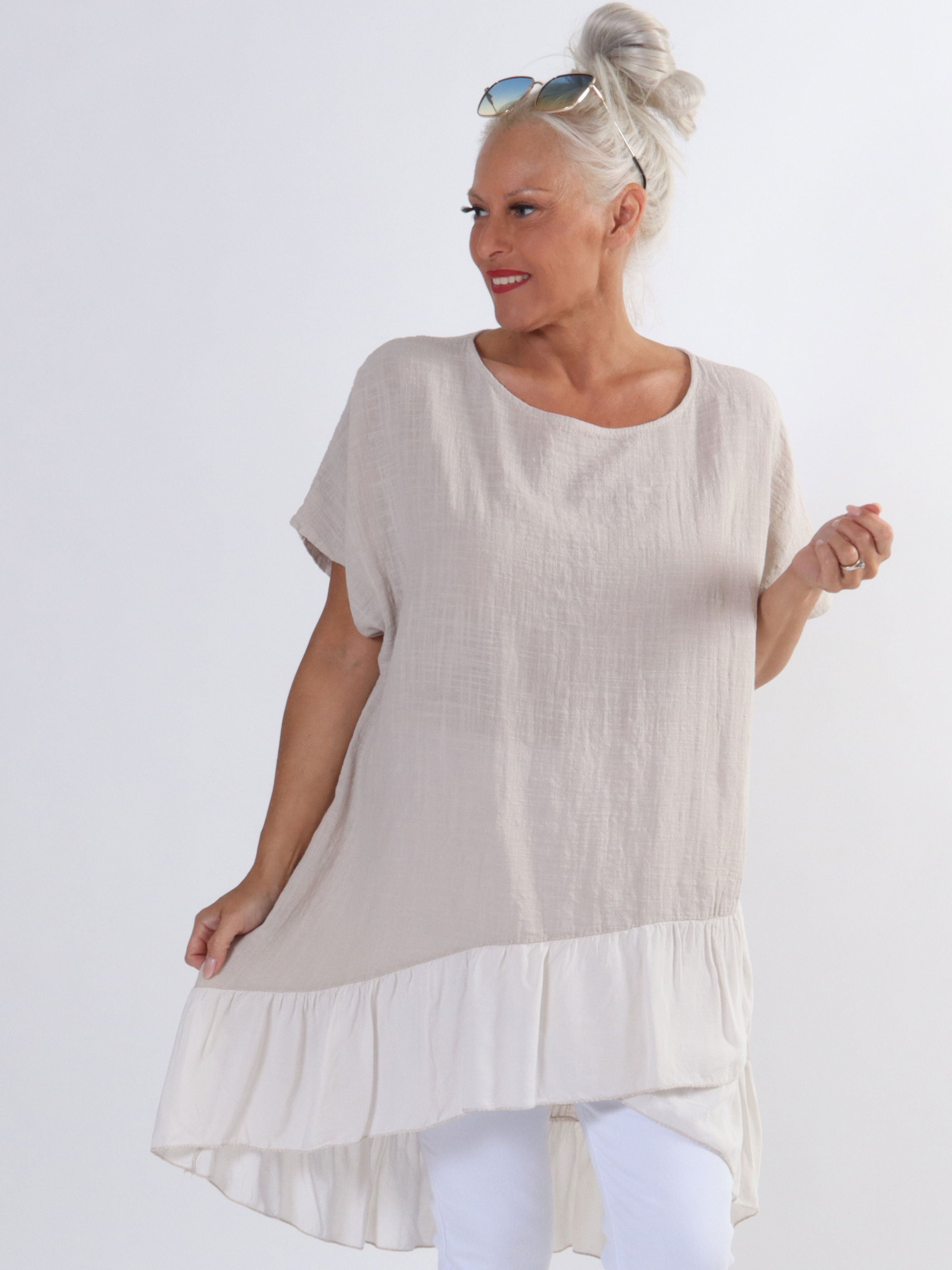 Elba - Plus size tunika i forskudt længde med flæser